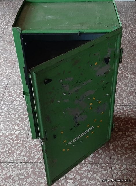 Skříňka plechová zelená na kolečkách 420x550x930 (Skrinka plechova zelena na koleckach 420x550x930 (2).jpg)